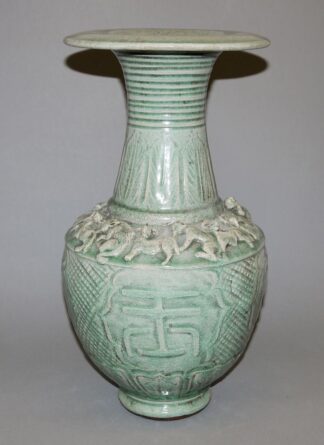 0556-Große Zodiakvase in Seladon, nach älteren Vorbildern, China 20. Jh.