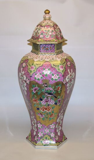 0557-Große Deckelvase aus Familienbesitz Thurn und Taxis, chinesisches Exportporzellan im Yongzheng-Stil