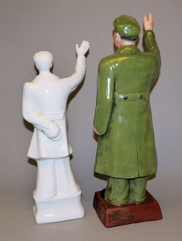 0563-Zwei Propagandafiguren des Mao Zedong aus Porzellan, China um 1970 - Image 2