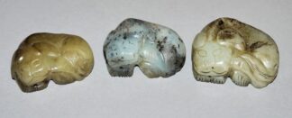 0569-Schlafende Shishi, drei chinesische Jade-Zierstücke