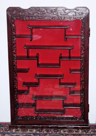 0574-Großes chinesisches Wandregal für Sammler*innen