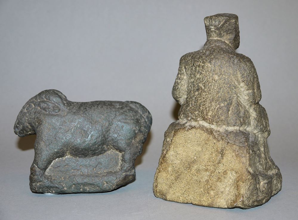 0597-Steinskulptur des Erdgottes Tudigong mit Widder, Qing-Zeit, China 18./19. Jh. oder früher - Image 2