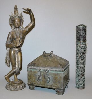0599-Nepalesische Bronzeplastik der Maya Devi, Mutter des Buddha, ein Dokumenten-Köcher und eine Schmucktruhe