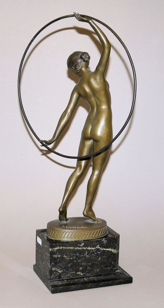 0701-Otto Schmidt-Hofer, "Reifentänzerin", Bronzeplastik um 1900 auf elegantem Marmorsockel (H 47cm) – Bild 2