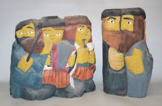 0749-Zwei Holzskulpturen-Gruppen Paar Rabbiner und Drei Musiker, monogrammiert DW, polnische Volkskunst
