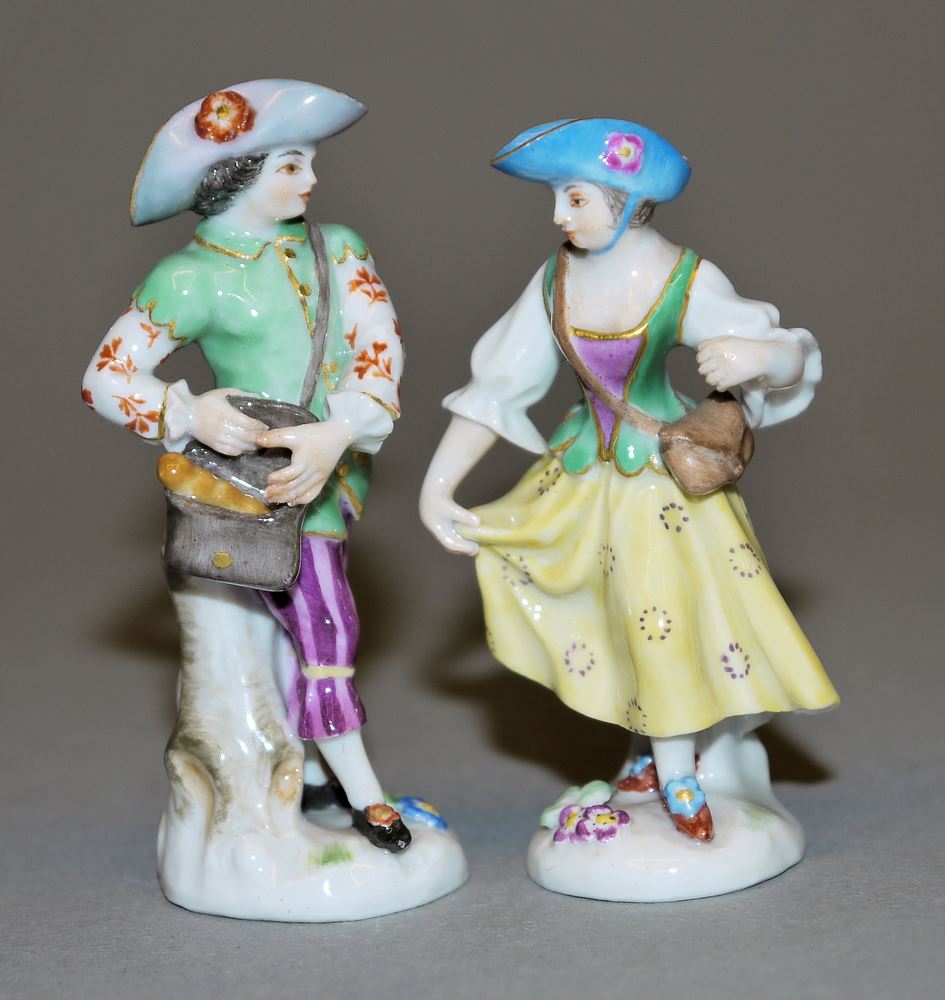 0802-Sieben kleine Porzellanfiguren, Kgl. Meißen, Volkstedt u.a., 19. & 20. Jh. – Bild 2