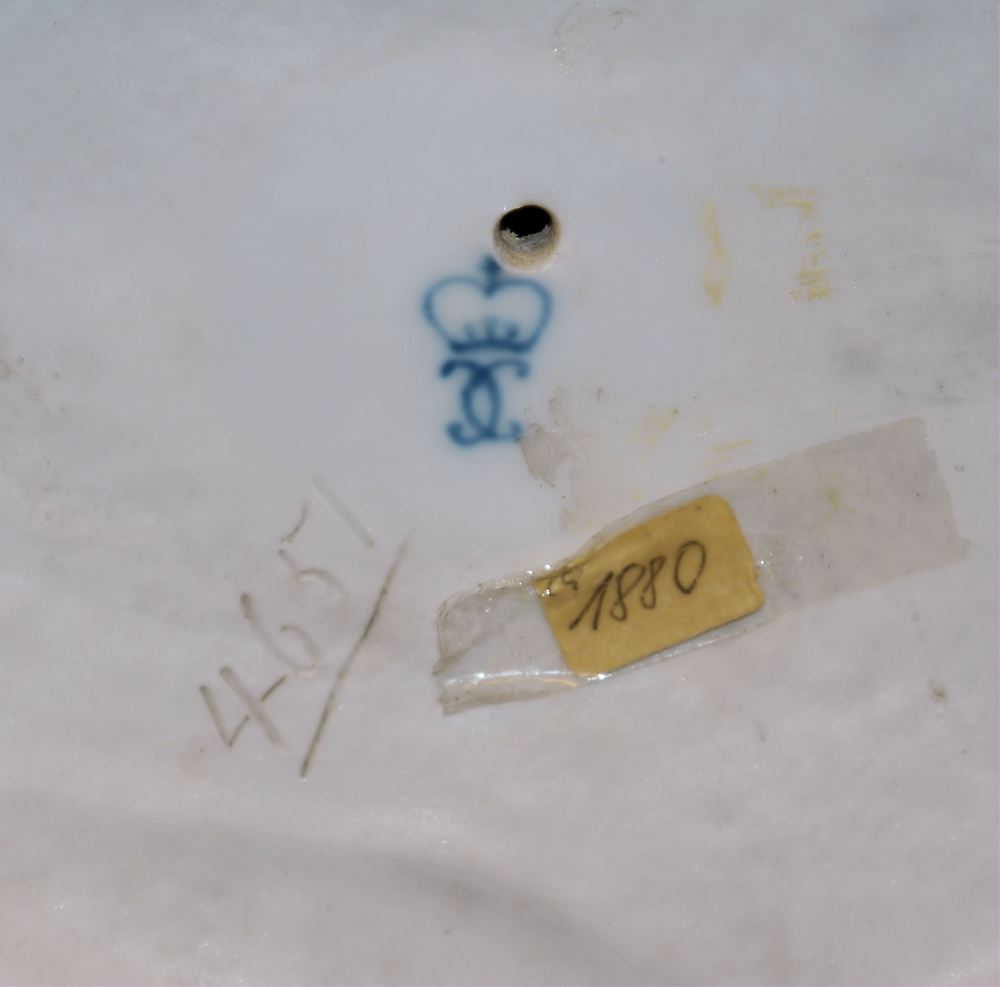 0816-Rokokodame mit Papagei, Porzellanplastik, Thüringen um 1920/30 – Bild 4