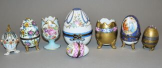0834-Acht Porzellaneier als Ostergeschenk, zumeist Limoges