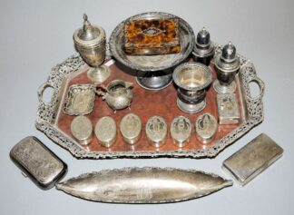 0885-Sammlung Klein- und Tischsilber & Tabatière in Schildpattoptik