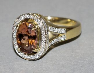 0914-Ring mit Tansanit und Brillanten, Gold