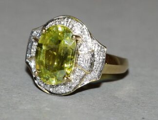 0917-Ring mit Capelinha-Sphen und Brillanten, Gold