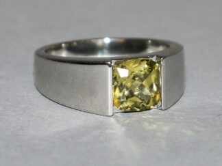 0933-Ring mit Mali-Granat, Platin