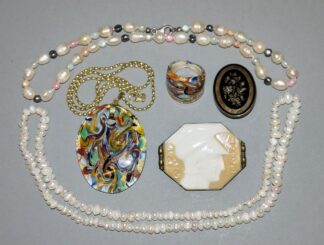 0956-Sammlung Schmuck aus Porzellan, Glas u. Perlen, KPM, Murano ab Mitte 19. Jh.