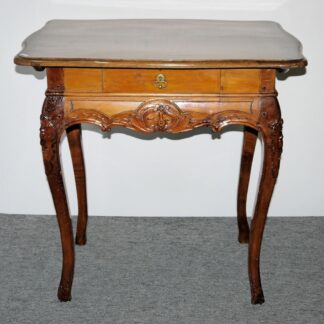 0969-Kleiner Tisch des Barock um 1750/60