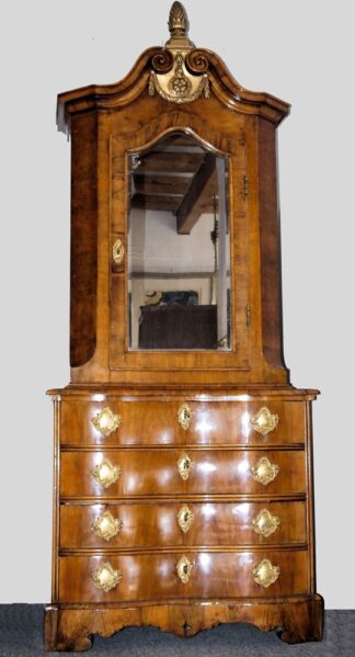 0970-Repräsentative Spiegelaufsatzkommode des Barock um 1750/70