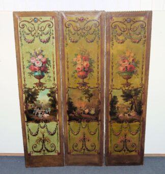 0973-3 Flügel eines Boudoir - Paravents mit Rosen und galanten Szenen, Öl/Lw., 18. / 19. Jh.