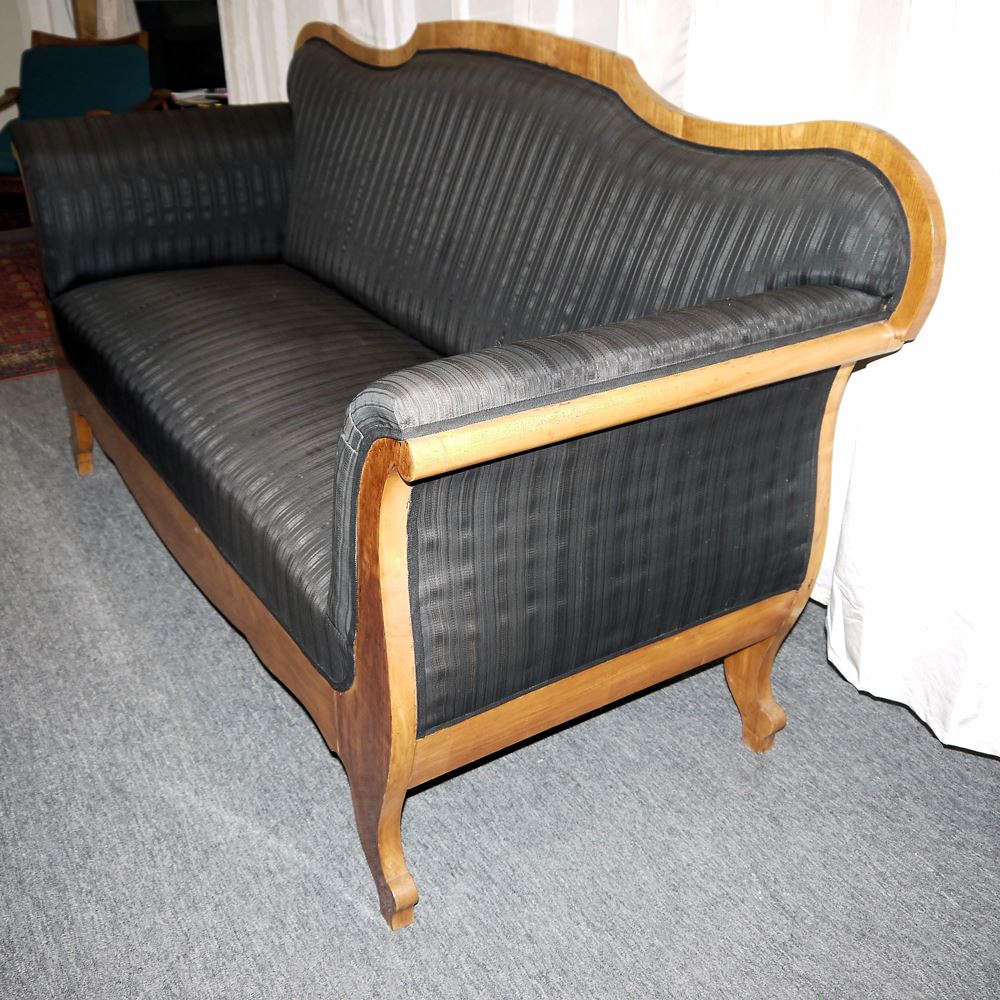 0978-Repräsentatives Biedermeier-Sofa aus Kirschbaum - Image 3
