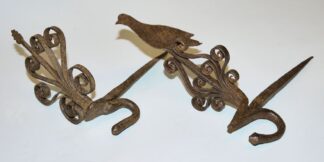1014-Zwei Raritäten: "Betty Lamp Spikes" aus Schmiedeeisen, koloniales US-Amerika 18. Jh.