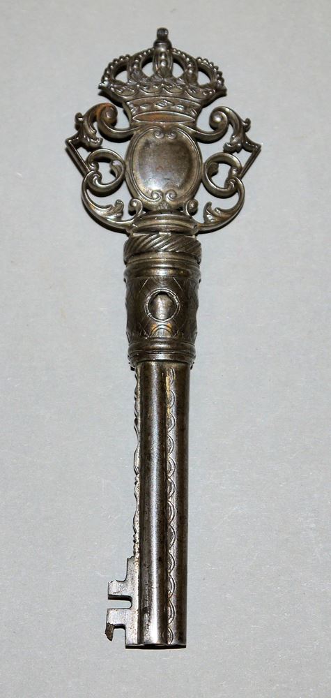 1026-Waidmännischer Zigarrenschneider, Brotmesser, Tabakdose und Systemschlüssel, 19.-20. Jh. – Bild 3