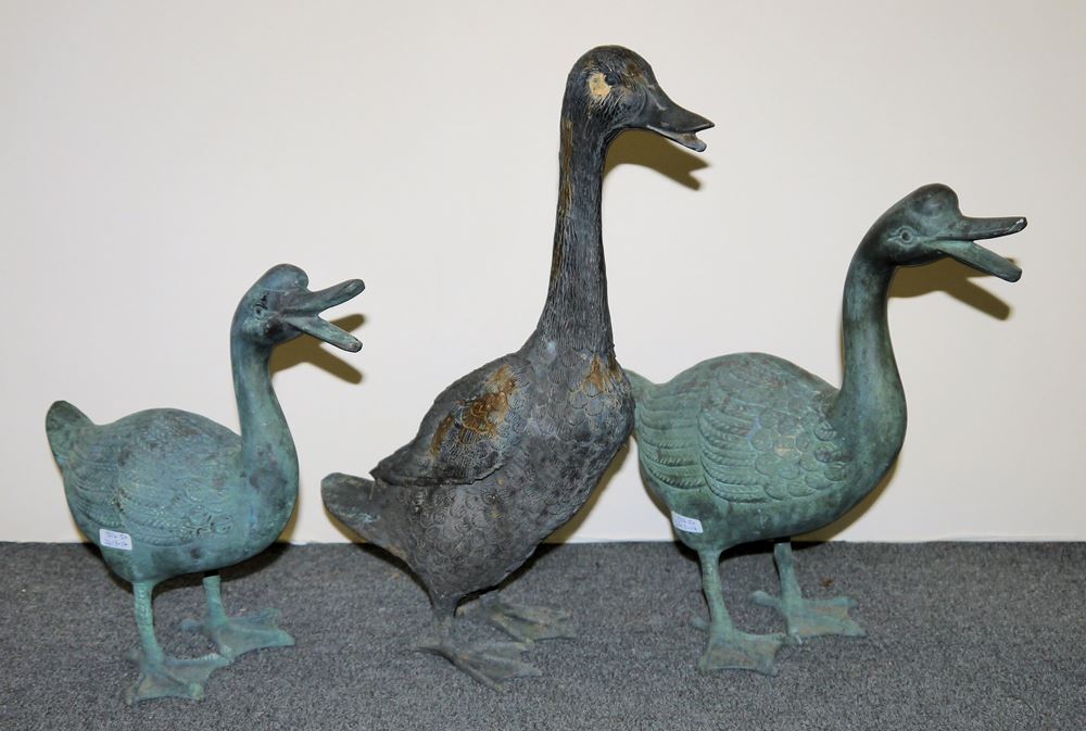 1037-Möwen, Bronze-Gruppe, 3 Enten, Bronze und Mauer-Katze, Bronze, Gartenplastiken – Bild 4