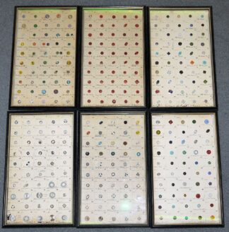 1050-Sechs historische Musterkarten mit 300 Knöpfen, wohl Gablonz um 1900/20