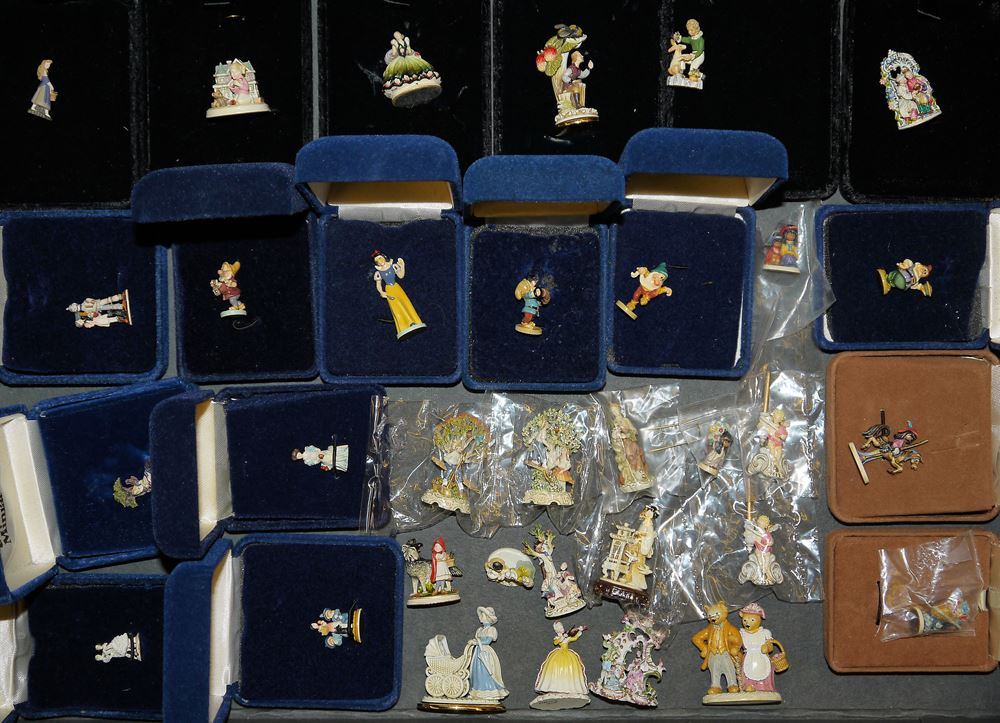 1066-Große Miniaturen-Sammlung von Randall Zadar und Robert Olszewski, Ende 20. Jh. – Bild 3